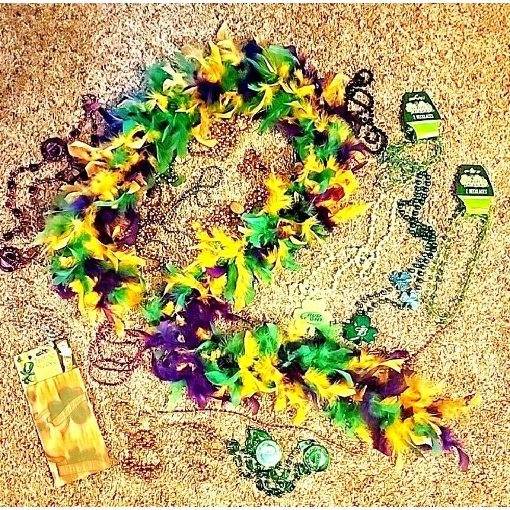 Mardi Gras St Pats Party In Bag Beads Boa Purple Green Gold Parade 18 Necklaces